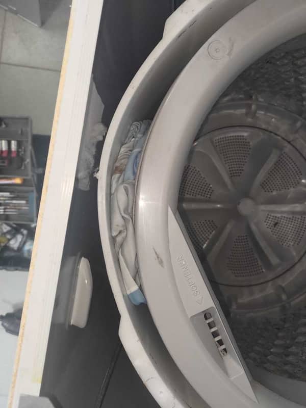 一個枕頭袋令這部Toshiba洗衣機全面罷工？E7-4故障碼的意外真相 🛏️