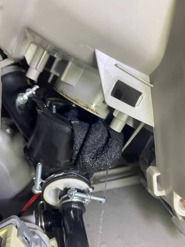 一隻襪子竟令這部Electrolux EWT系列洗衣機完全癱瘓？拆開機底真相大白 🧦