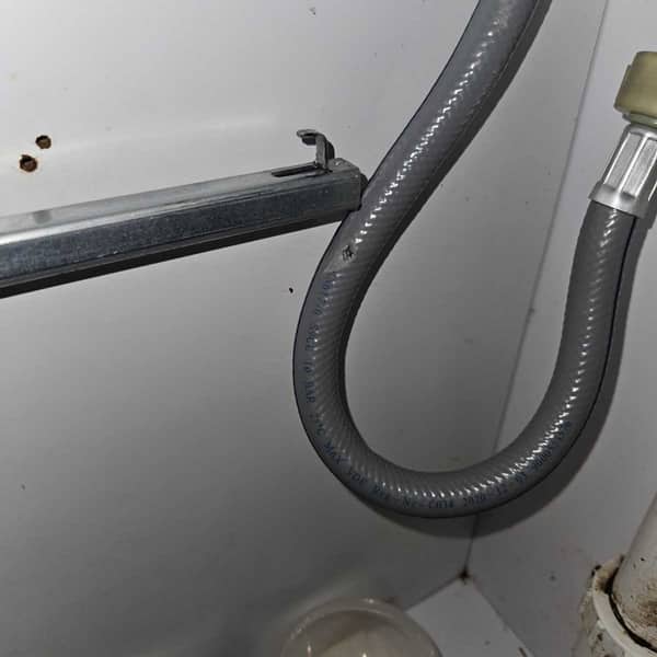 抽屜每天推拉竟成洗衣機殺手！這部西門子WU系列入水喉被撞穿的真相 🚪