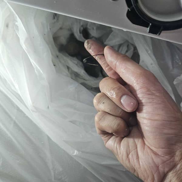 排水時水位不降反升？揭開這部惠而浦CFCR系列洗衣機F05故障的驚人真相 🔍