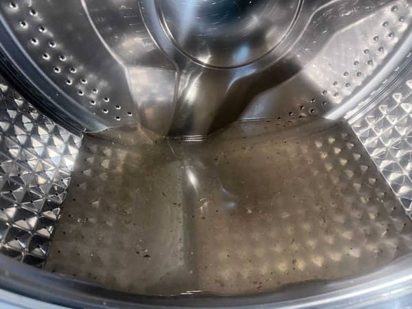 入伙前必做！洪先生為這部Samsung前置式洗衣機進行深層清洗 🔬