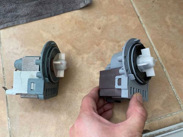 廚房內側卡位難搬動 🧩這部Hitachi BDD系列洗衣機E21不排水終於找出元兇