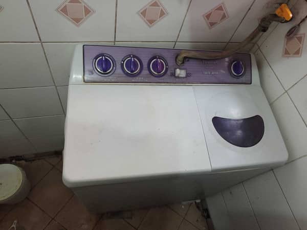 這部東芝雙槽洗衣機排水喉爆裂點算好？師傅一個方法解燃眉之急 🩹