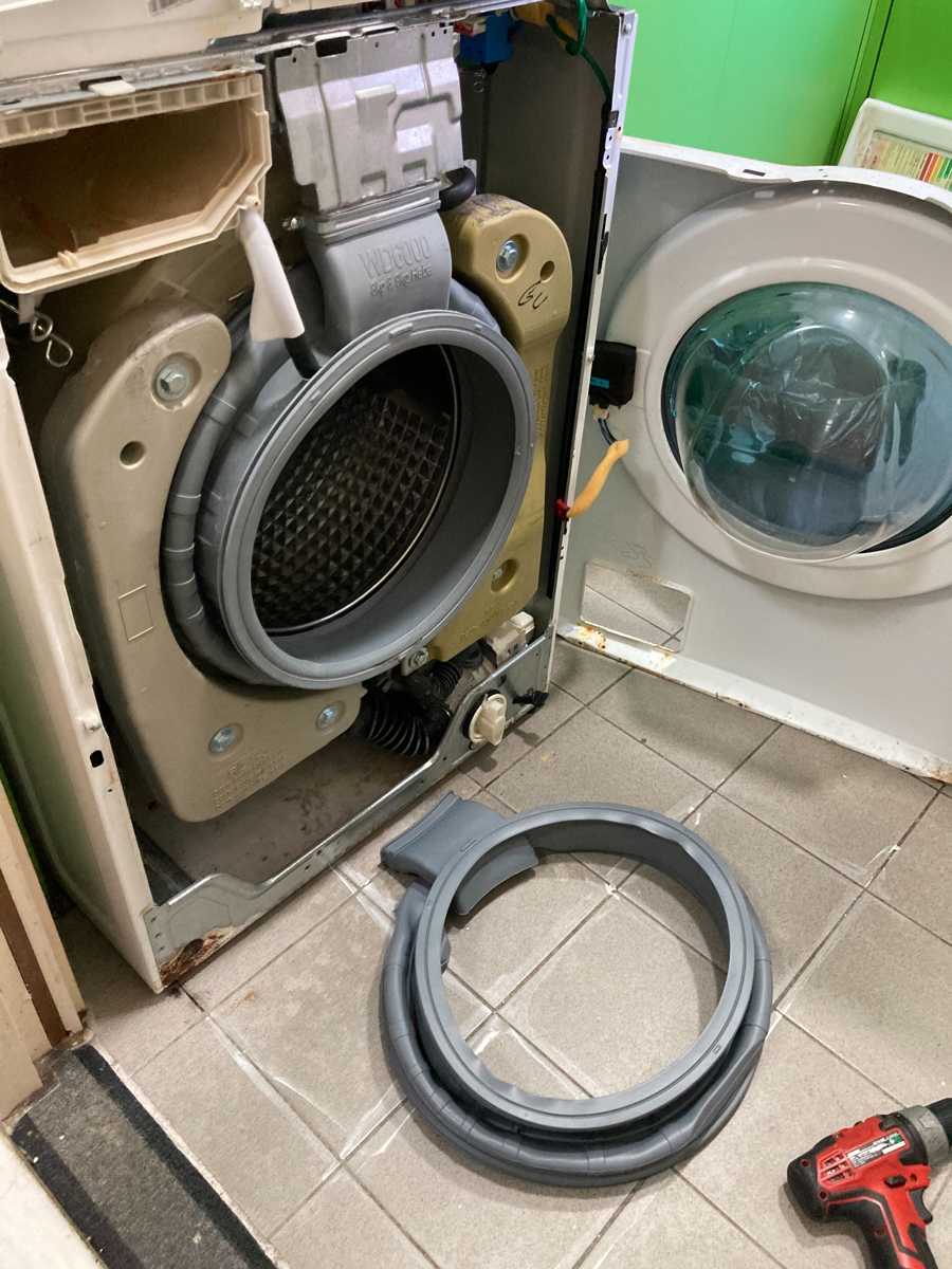 這部Samsung WD系列洗衣機因門膠老化變形，在6點鐘位置滲水的解決過程💧