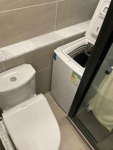 廁所「插針式位置」大挑戰：這部Indesit TIDW系列洗衣機無燈無反應，換上新電子板重獲生機 🧠
