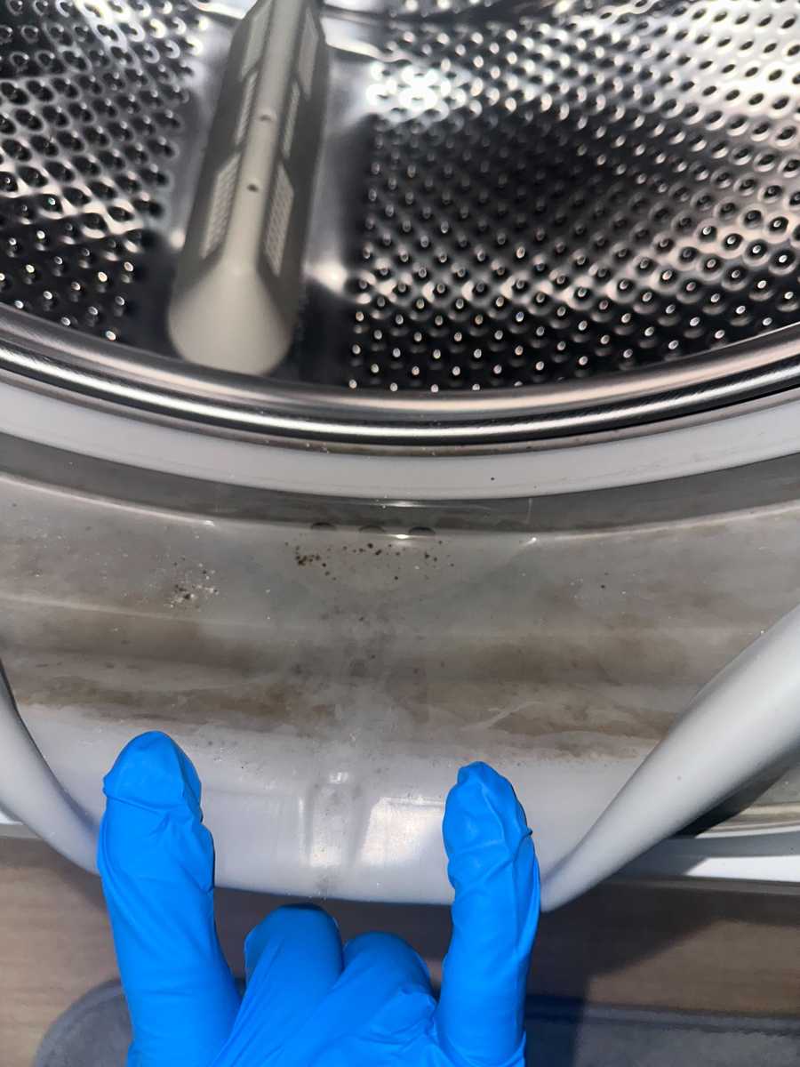 租屋搬入系列：清洗專員翻譯助力，鏡頭下的門膠除霉實例🦠這部Siemens前置式二合一洗衣機