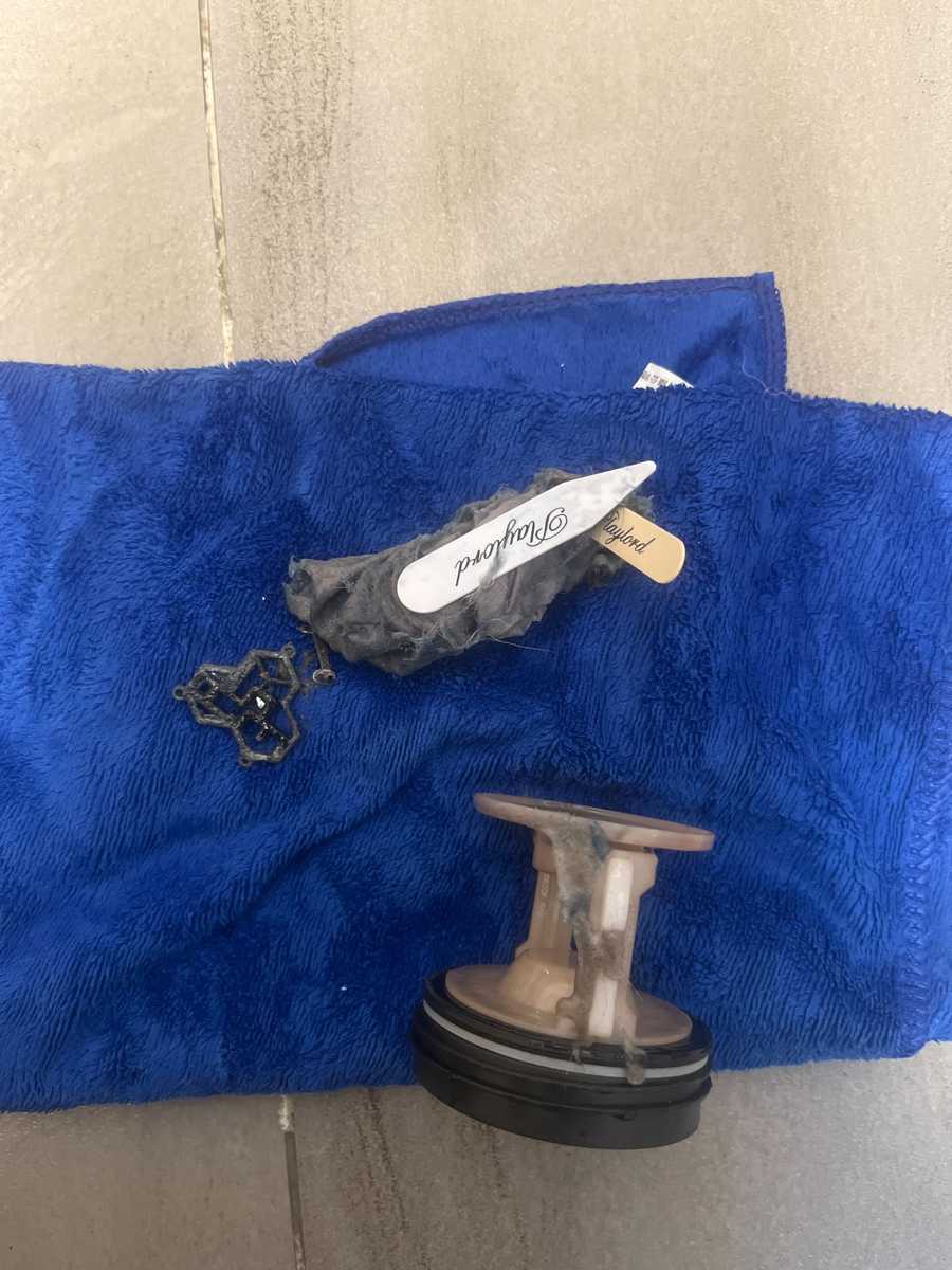 一張吸色紙卡住排水出口，這部西門子WD系列洗衣機E06故障如何快速解圍💧