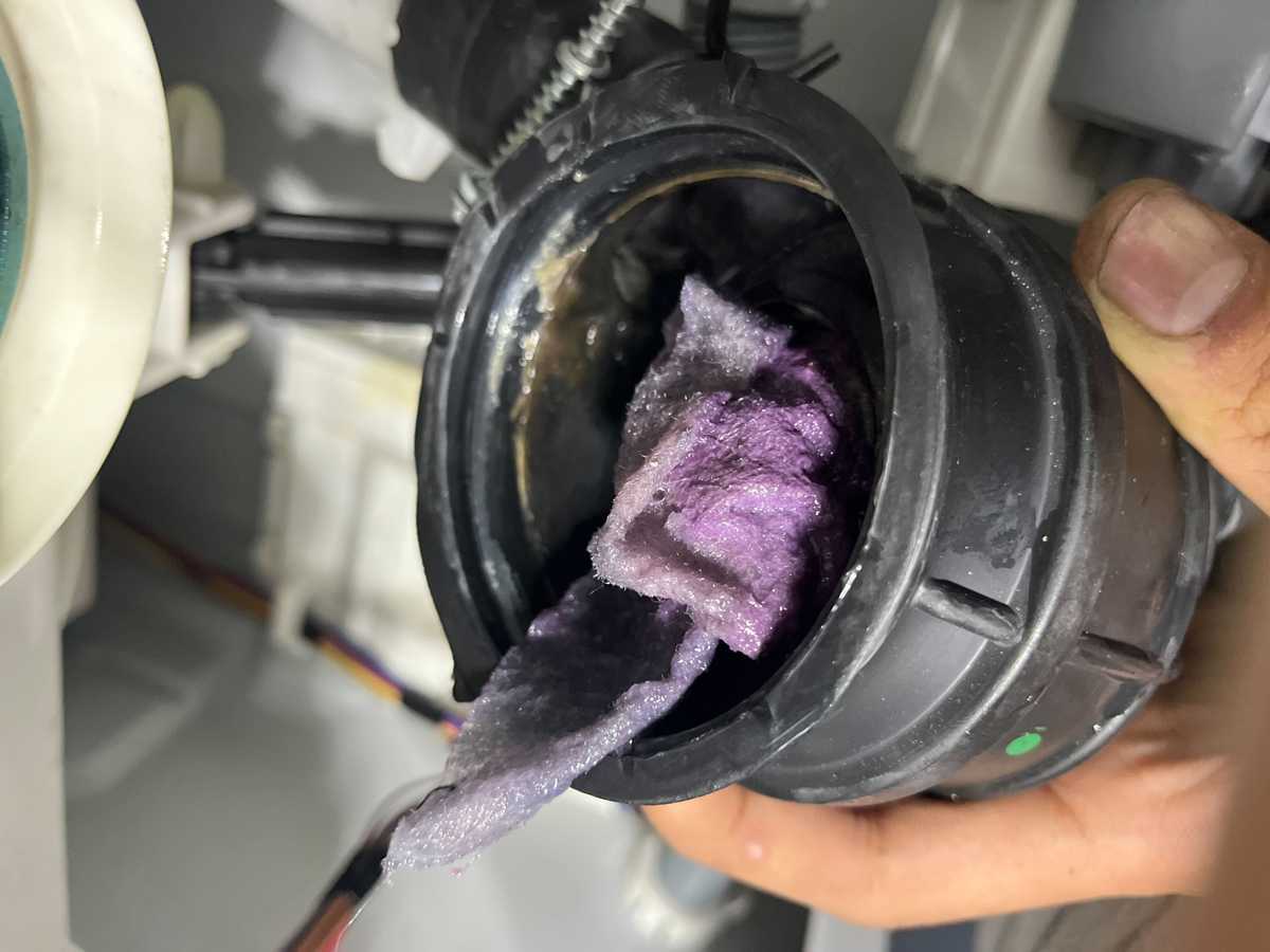 吸色紙沒放洗衣袋，這部Indesit EWSD系列洗衣機F05故障警示 📋