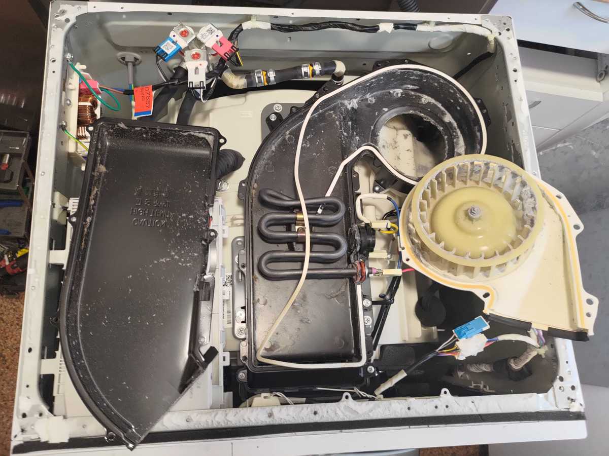 賴太驚覺衣服烘不乾：這部LG FMKA系列洗衣機一次除塵還原強勁風力 🍂
