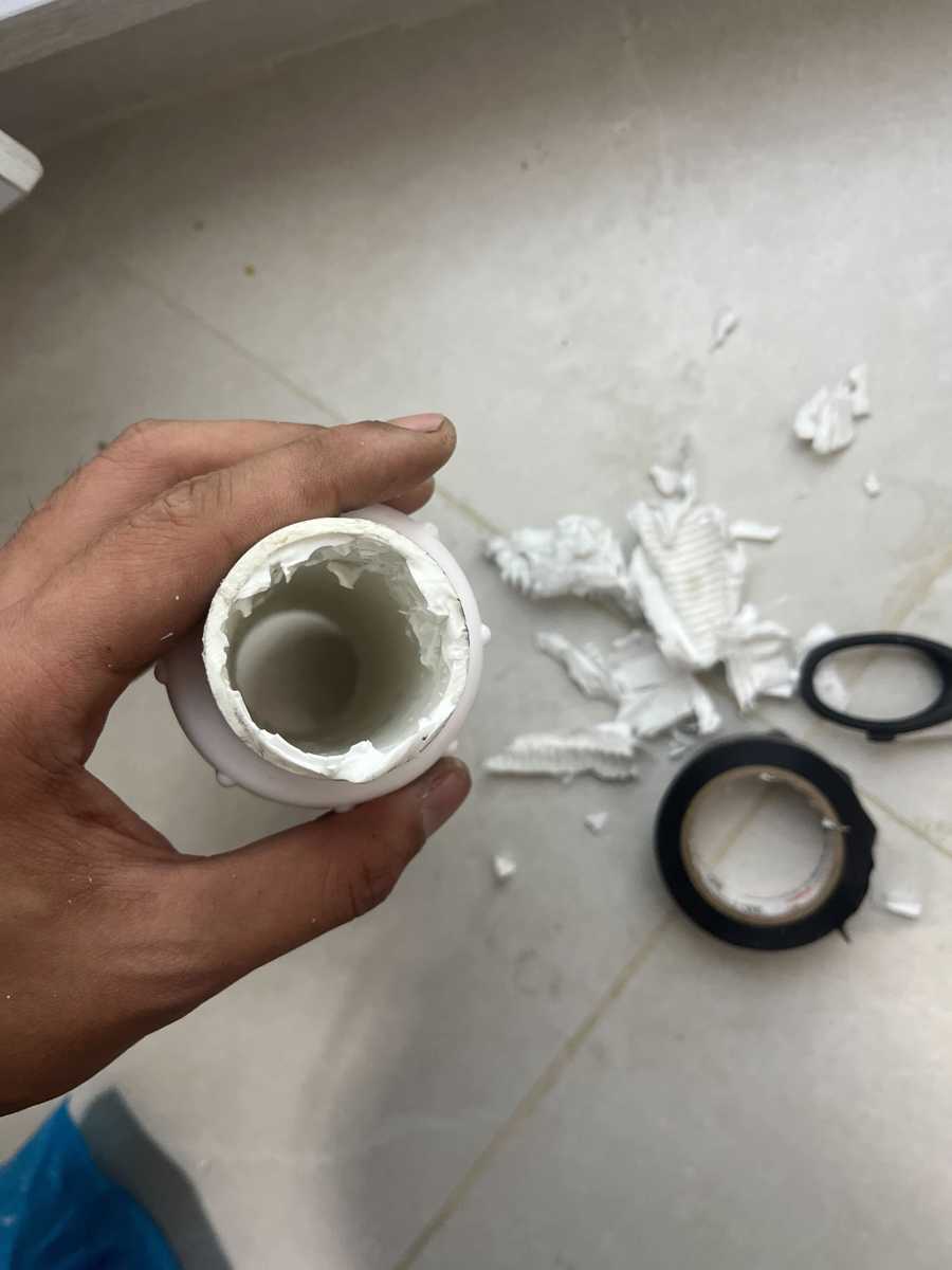 這部LG WT系列洗衣機搬家後無法儲水？玻璃膠密封竟引發虹吸效應 🧪