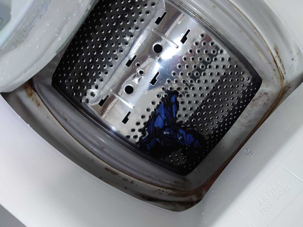 這部Zanussi ZWQ系列洗衣機E20故障🧦失蹤小襪子竟藏在發熱線