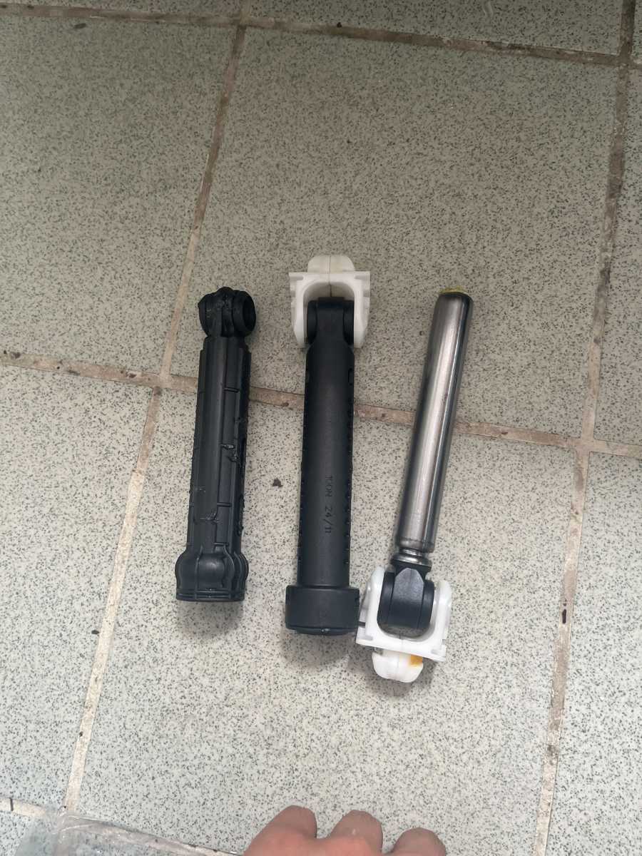 為何自備氣墊也無用？師傅拆解這部惠而浦AWC系列洗衣機震動根源 🏀