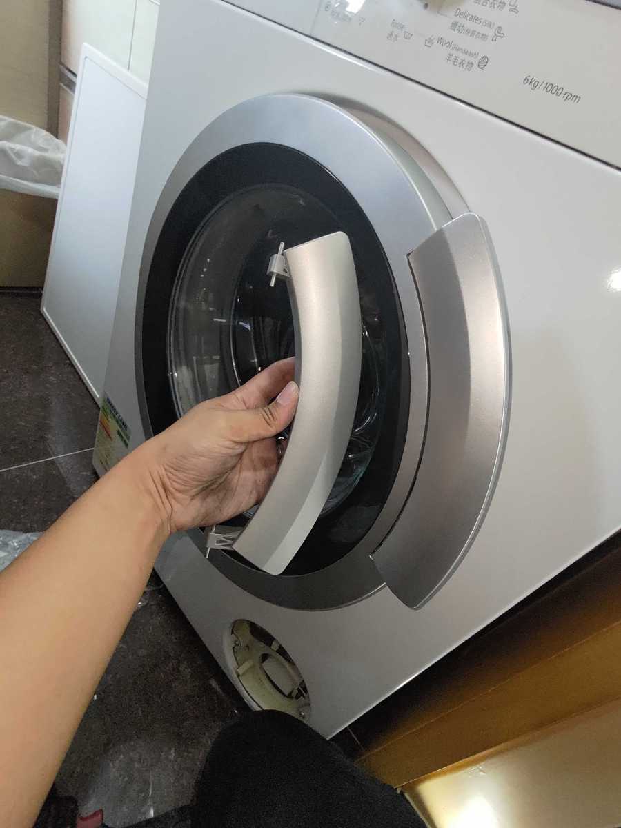 衣物被困空機內，拉救命繩也無效！這部西門子WS系列洗衣機現場救援實錄 🧩