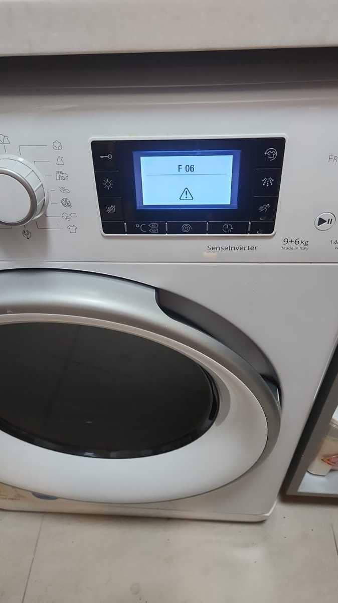 這部 Whirlpool WFCR系列洗衣機F06故障，門鎖卡死衣物困桶幾天😓
