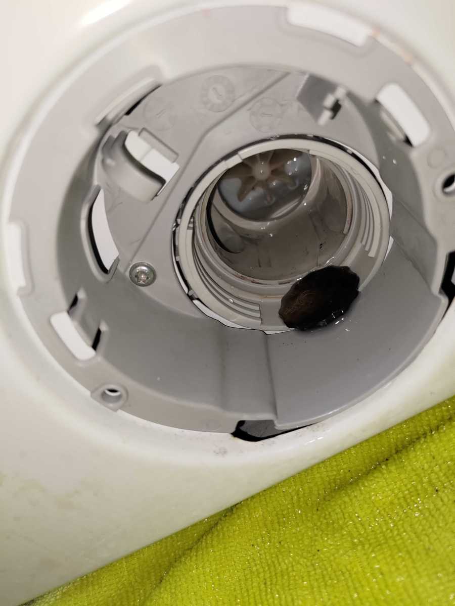 搬新居遭遇洗衣危機：這部Zanussi ZFV系列洗衣機硬幣卡泵現場拆解 🪙