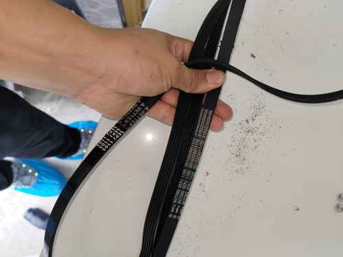 每次只洗4件衣？這部惠而浦FRAL系列洗衣機皮帶斷裂背後原因 🧺