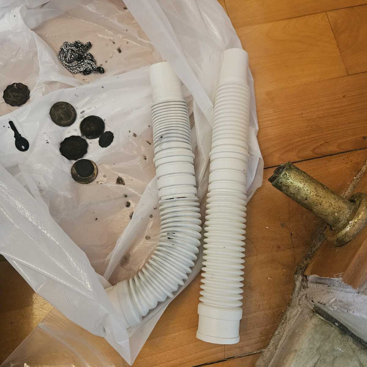 換下缸底喉管見證小物件惹禍，這部日立NW系列洗衣機漏水實錄 💡