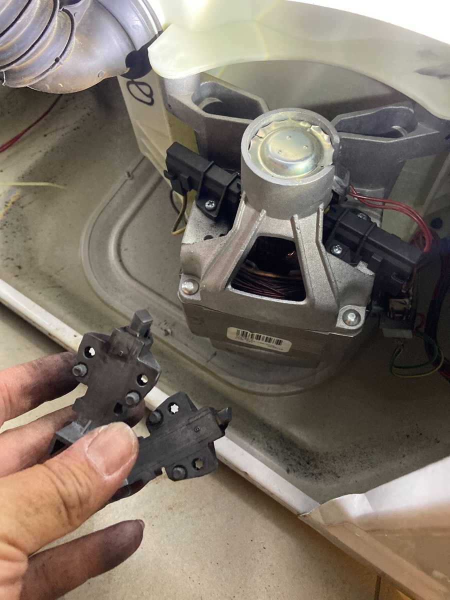 這部Fulgor FWDB系列洗衣機碳刷磨損致停轉？現場快換秒恢復 ⚡