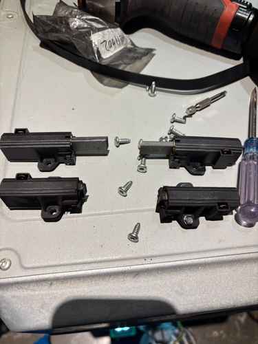 這部西門子WK系列洗衣機E12故障碼閃現，碳刷耗盡讓滾筒停擺⚡
