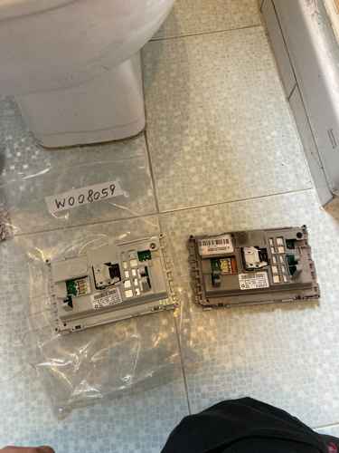 這部惠而浦AWC系列洗衣機像沉睡巨人般完全不啟動？師傅檢測電子板後重獲生機 🧩