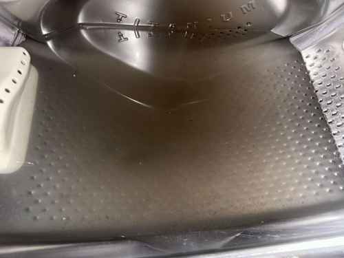 你的洗衣機需要洗澡了嗎🛁—來自甄小姐家這部Whirlpool前置式洗衣機的提醒