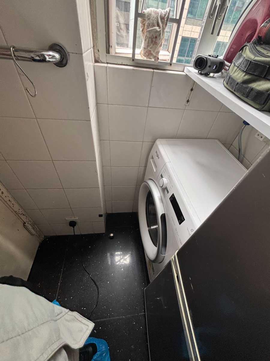 狹小空間內的挑戰：師傅如何排除這部惠而浦CFCR系列洗衣機h2o故障碼🧩