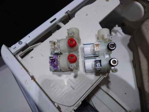這部惠而浦CFCR系列洗衣機為何出現h2o故障？入水掣膠皮老化全程拆解 🧩