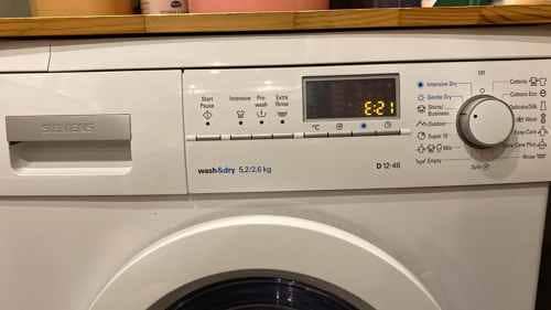 這部西門子WD系列洗衣機E21故障碼現場更換摩打碳刷，恢復運轉如初🤔