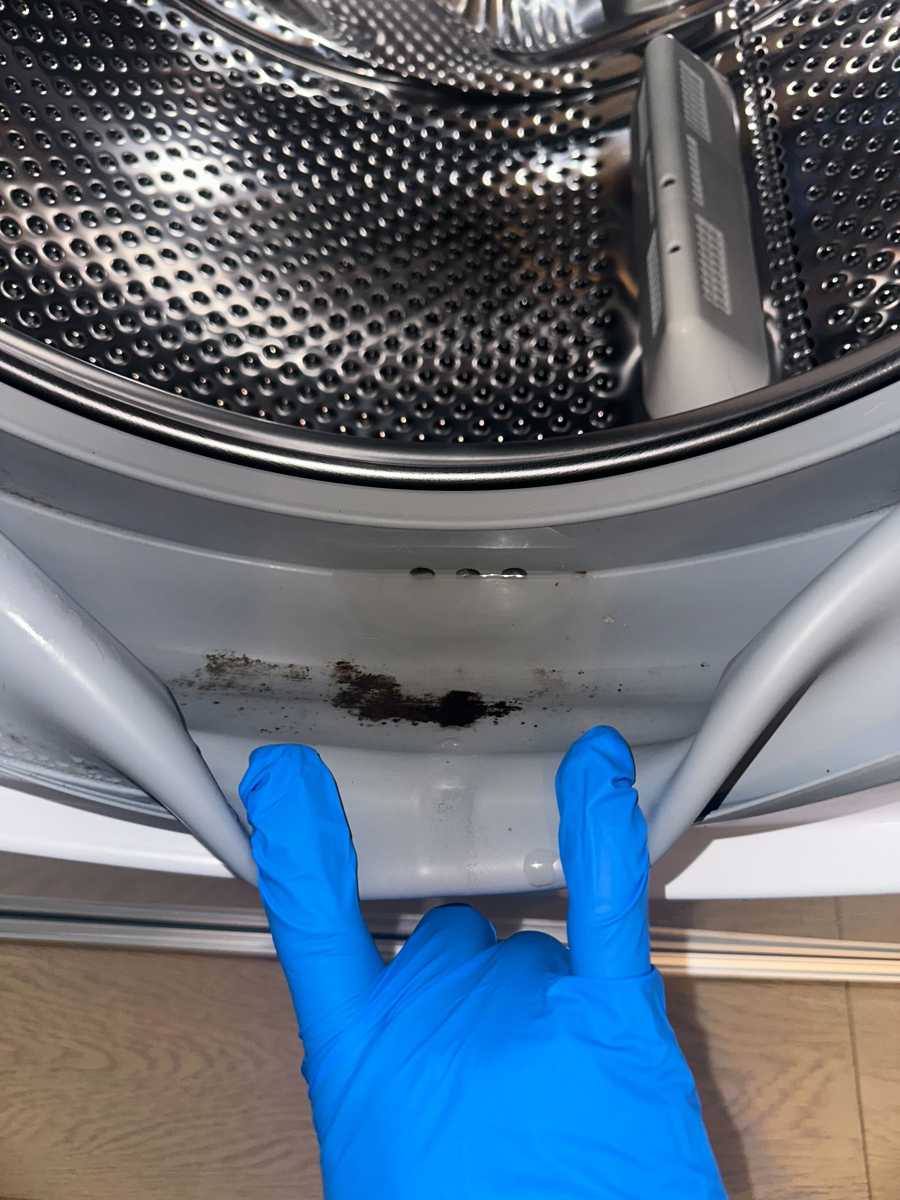 租屋新居首件事：清洗專員清除這部西門子前置式洗衣機門膠霉斑🫧