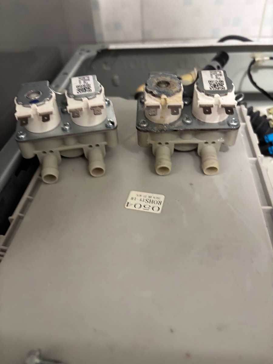 不開機也漏水💦LG前置式洗衣機 F12085V4W