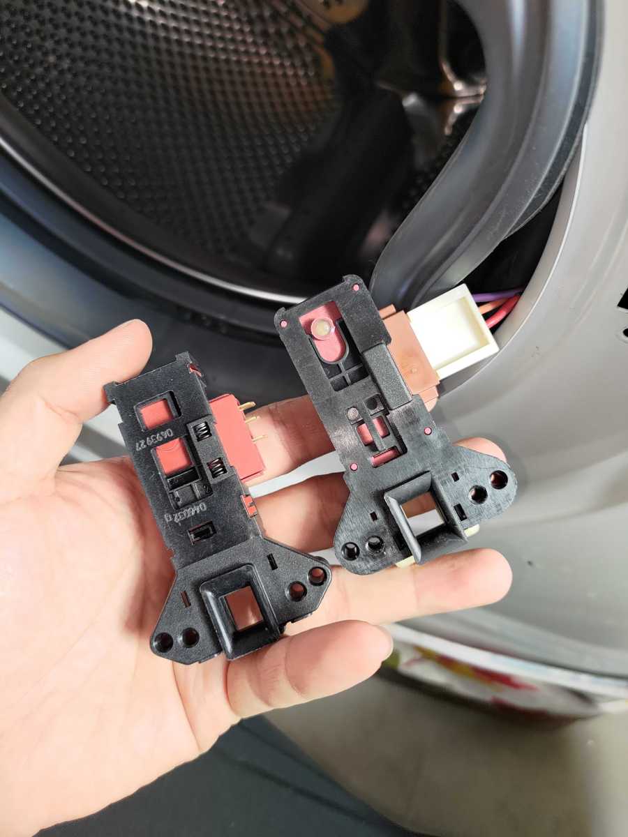 這部Fortress FFW系列洗衣機燈亮卻不入水、門鎖鎖不上？關鍵在門鎖掣🛟