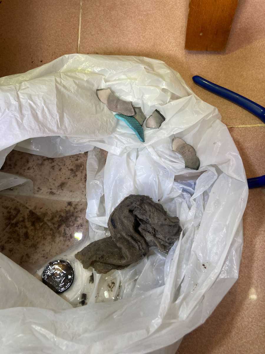 排水系統失效？這部惠而浦AWO系列洗衣機膠製洗衣球碎片竟是元兇 🤯