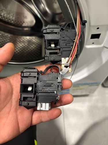 無預警的困門危機：這部惠而浦CFCR系列洗衣機門鎖卡死實錄 🔍