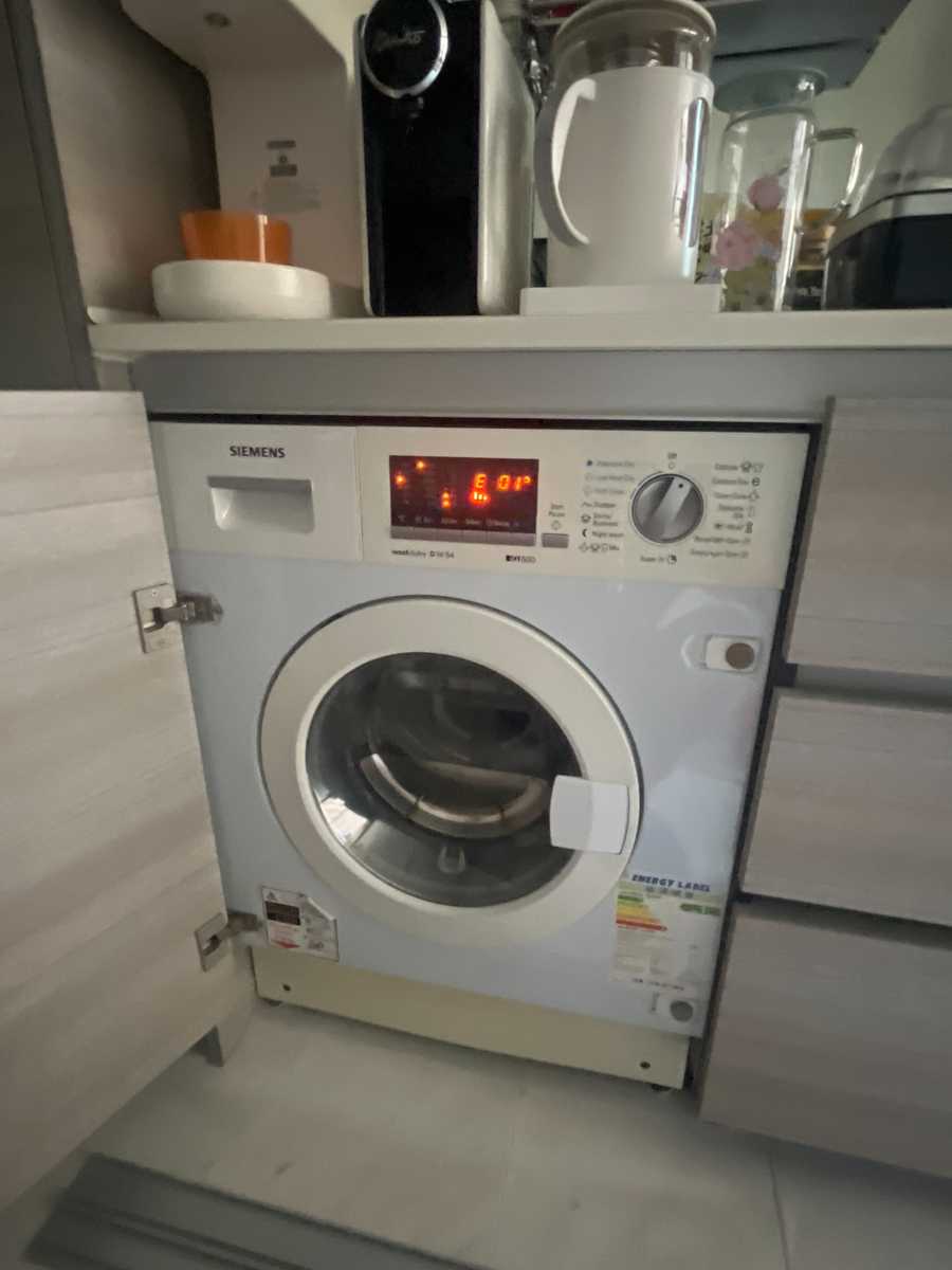 感溫掣防漏膠圈失守，這部Siemens WK系列洗衣機E01瞬間停擺 🧩