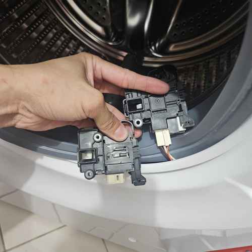 這部Panasonic NAS系列洗衣機dF故障碼緊急處理，趕時間客戶的門鎖掣快速更換體驗 ⏰