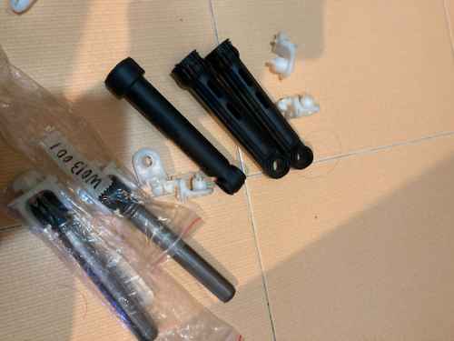 惠而浦TDLR系列洗衣機避震器更換實錄：譚先生旅行期間的緊急維修任務 🛠️