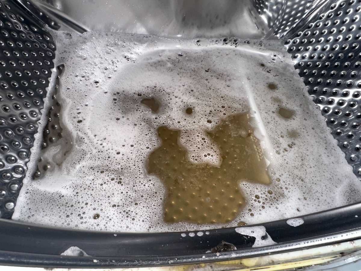 新居準備期間，劉先生慶幸先清洗這部Siemens前置式洗衣機🏠