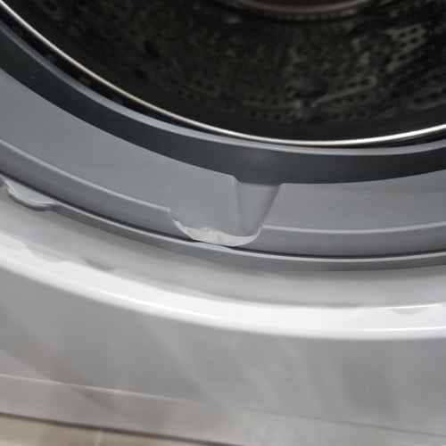 這部LG WFCN系列洗衣機門膠邊為何破裂？掌握正確取衣技巧避免漏水 💡