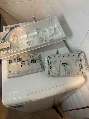 高老太太的惠而浦AWE系列洗衣機間歇性故障，師傅耐心教學完成暖心維修 💝