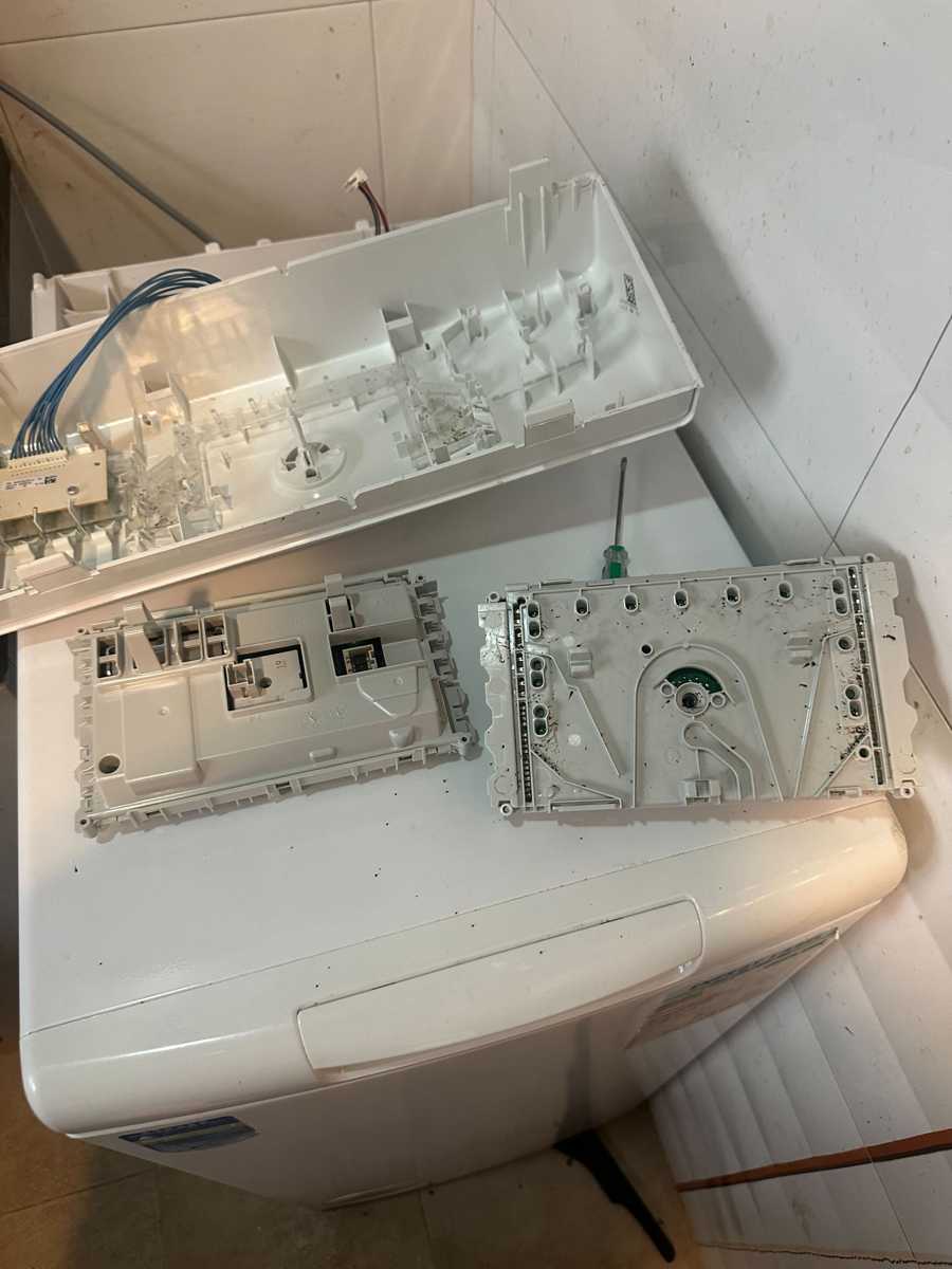 高老太太的惠而浦AWE系列洗衣機間歇性故障，師傅耐心教學完成暖心維修 💝