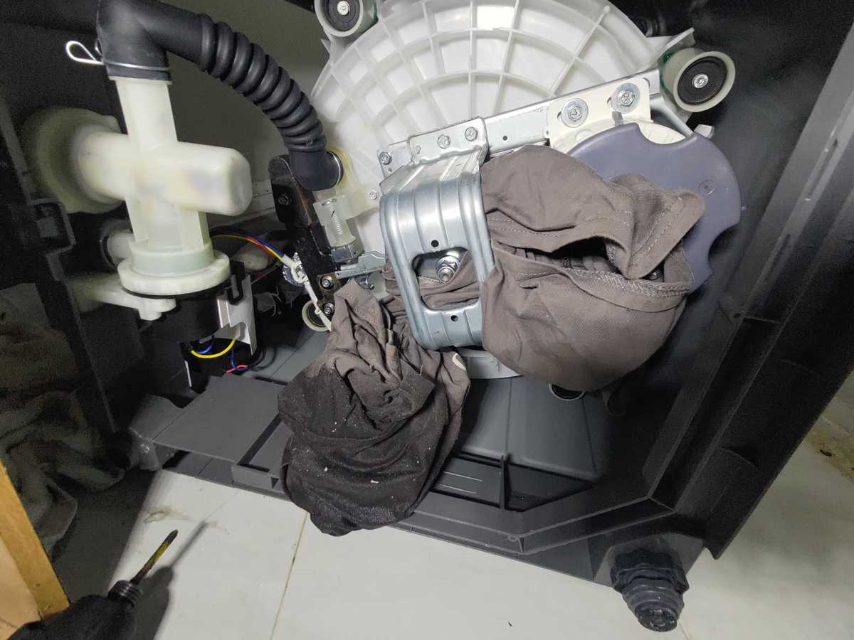 衣物濕漉漉脫不乾？這部樂聲牌NAF系列洗衣機客戶遇到的「食衣物」意外狀況 🌀
