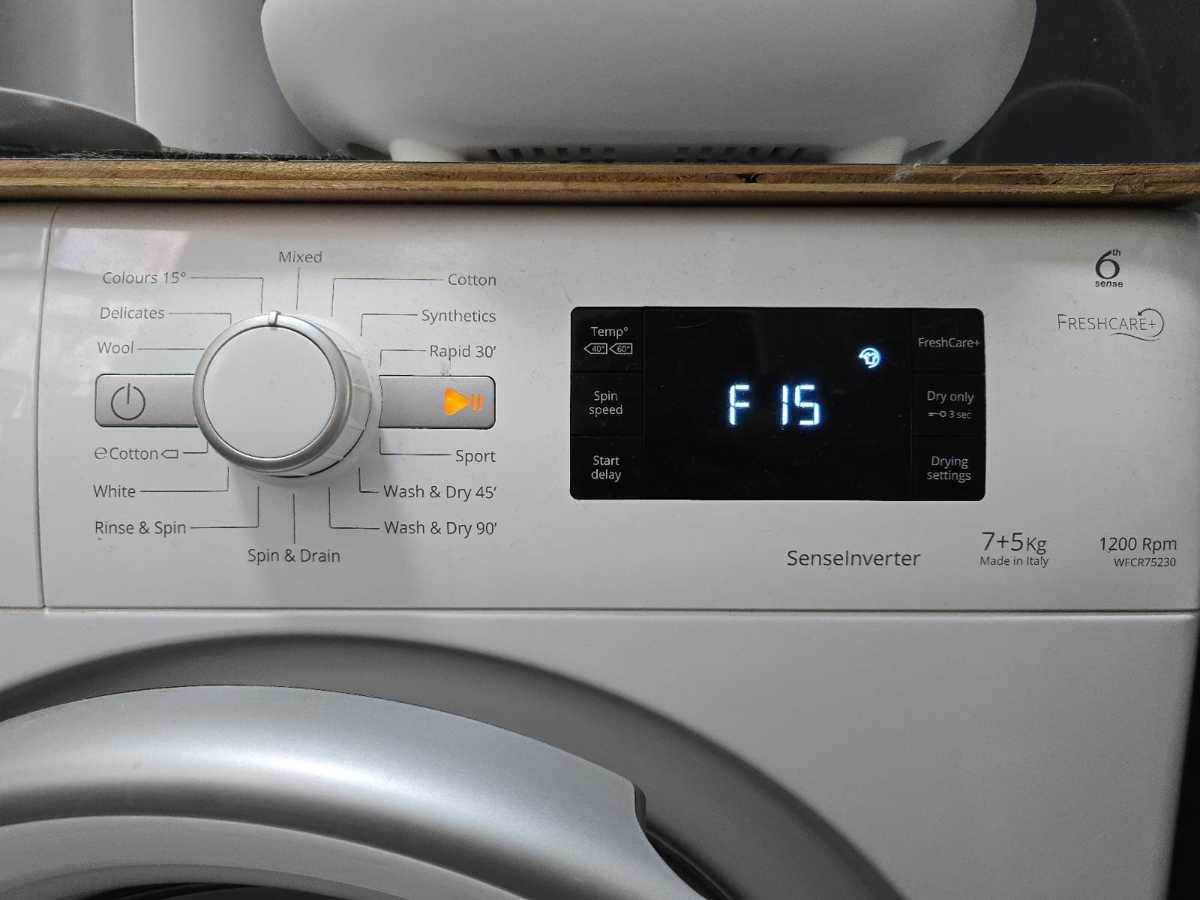 惠而浦WFCR系列洗衣機F15故障碼背後：焗缸發熱線漏電的完整更換實錄 🔧