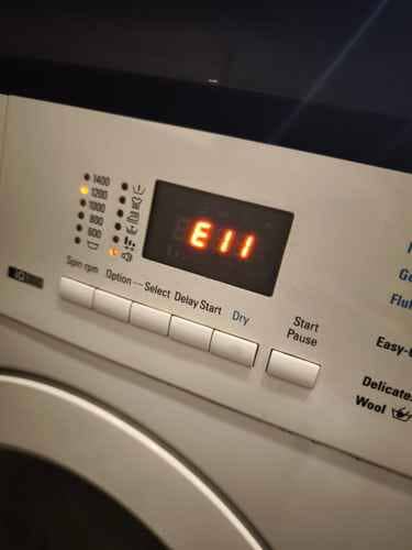 西門子WK系列洗衣機E11故障碼完全停擺？摩打碳刷磨損6年使用經驗分享 ⚡