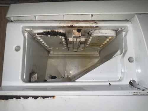 業主鄧先生為新租客準備乾淨居住環境，這部Siemens前置式洗衣機異味背後的真相🏠