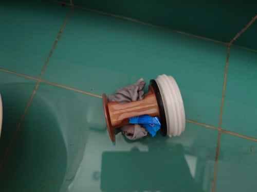 客戶AI自救無效轉求師傅:惠而浦WFCR系列洗衣機F05排水泵故障解決全程 🛠️