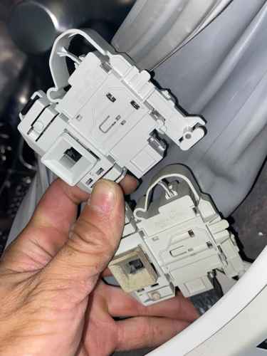 溫馨重逢！這部西門子洗衣機門鎖掣故障，舊街坊師傅上門修復 🏠