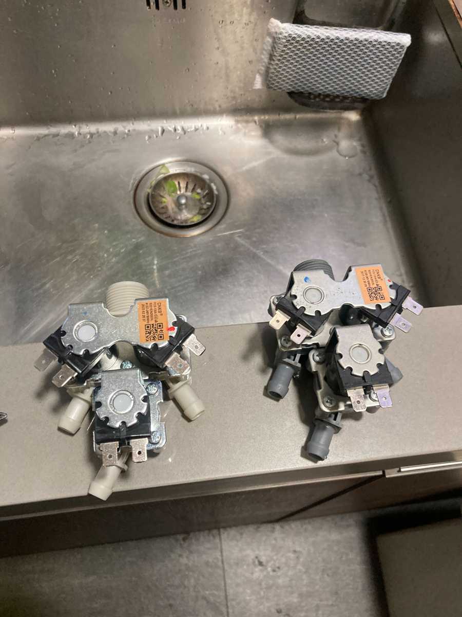 這部LG WF系列洗衣機明明沒開機卻自己注滿水?師傅用水龍頭比喻解開婆婆困惑 💧