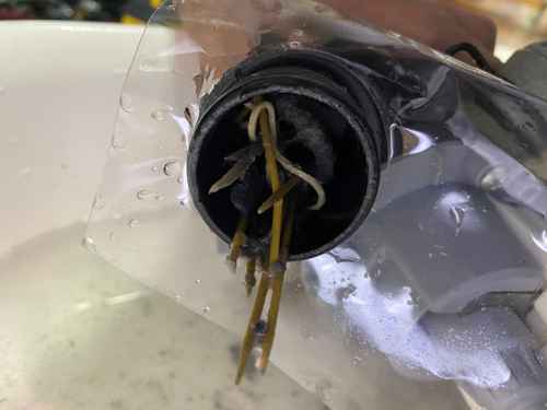 師傅拆開缸底喉發現30支牙籤！這部Candy CBWD系列洗衣機不轉不排水的真相 🪥