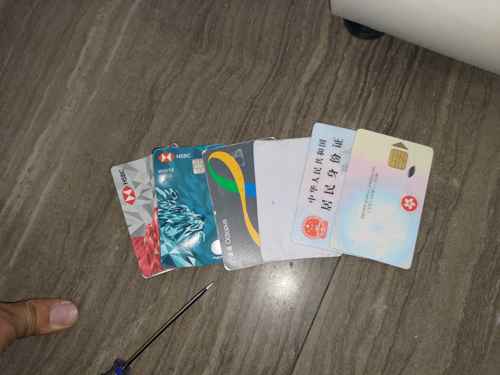 這部西門子WD系列洗衣機內膽夾住6張重要證件，師傅3種取物技巧全數救回 💳