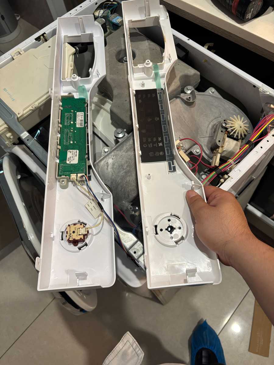 濕手操作的代價:這部Rosieres RILS系列洗衣機面板失靈維修實錄 💧